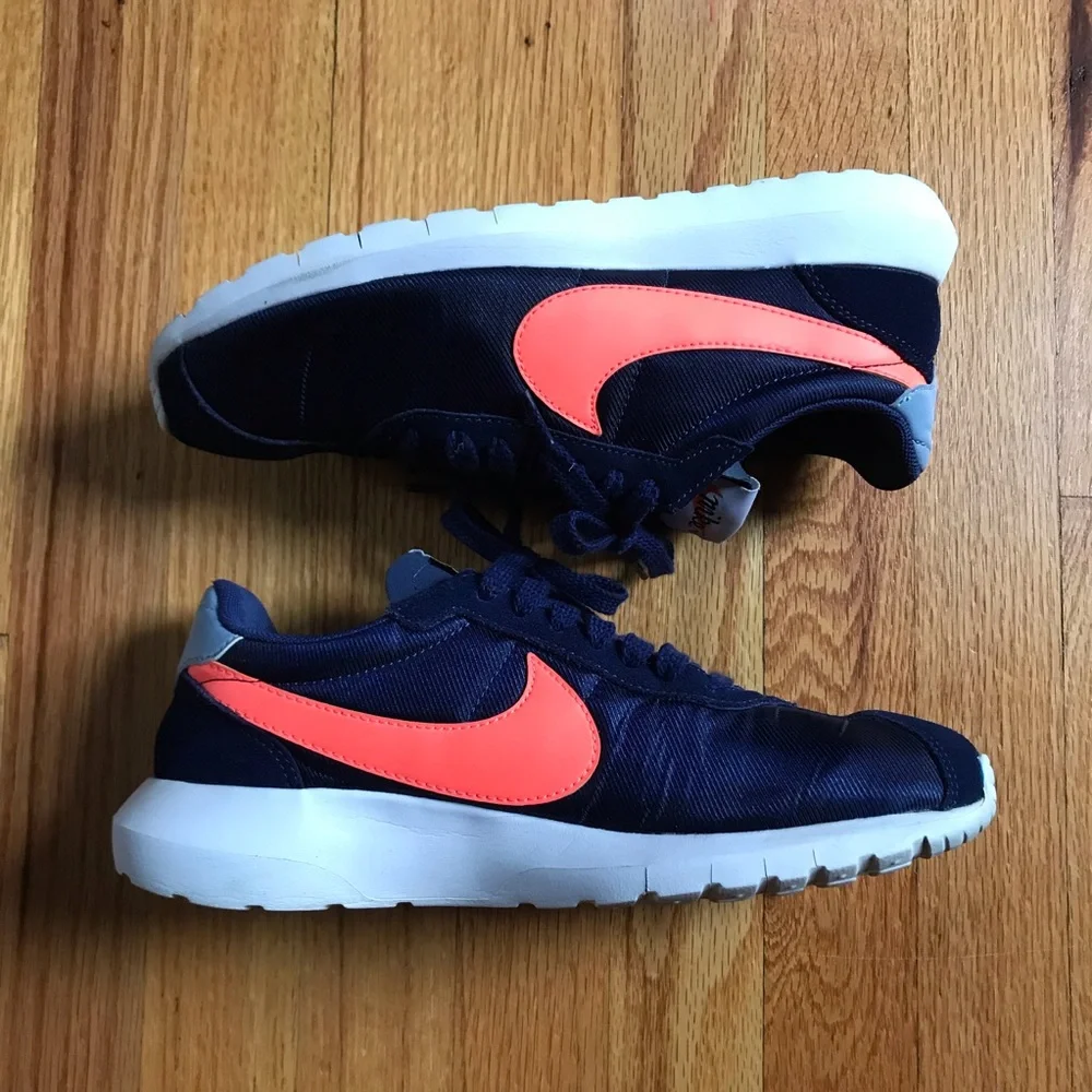 Nike lightweight everyday